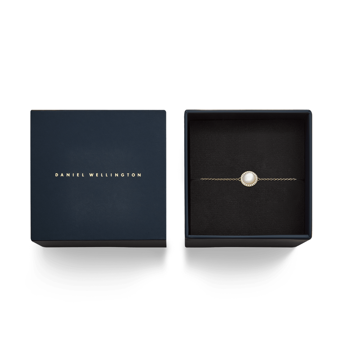 Audrey Bracelet Mother of Pearl Gold presented in a navy Daniel Wellington gift box, ideal for gifting elegant jewellery.