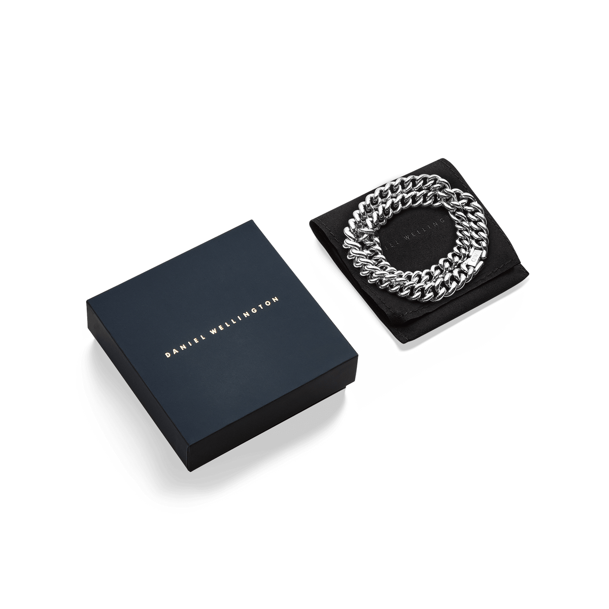 Chunky Chain Necklace Silver with polished rounded links, presented on a black pouch beside a sleek Daniel Wellington gift box.