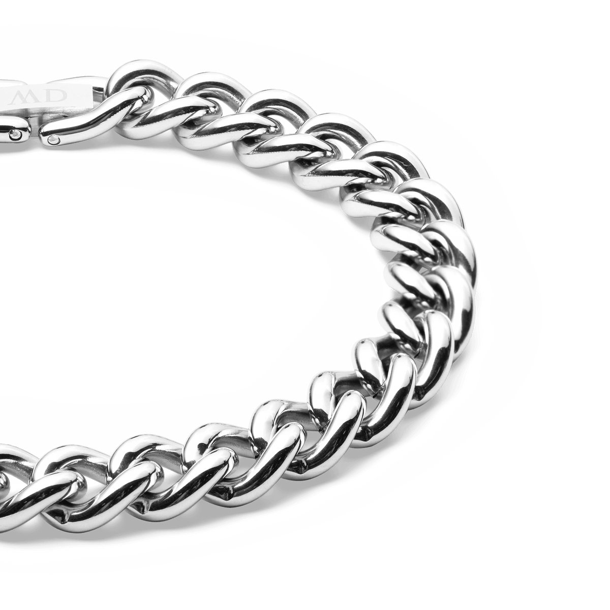 Close-up of the Chunky Chain Bracelet Silver, highlighting the polished stainless steel links and fold-over clasp for a bold, contemporary finish.