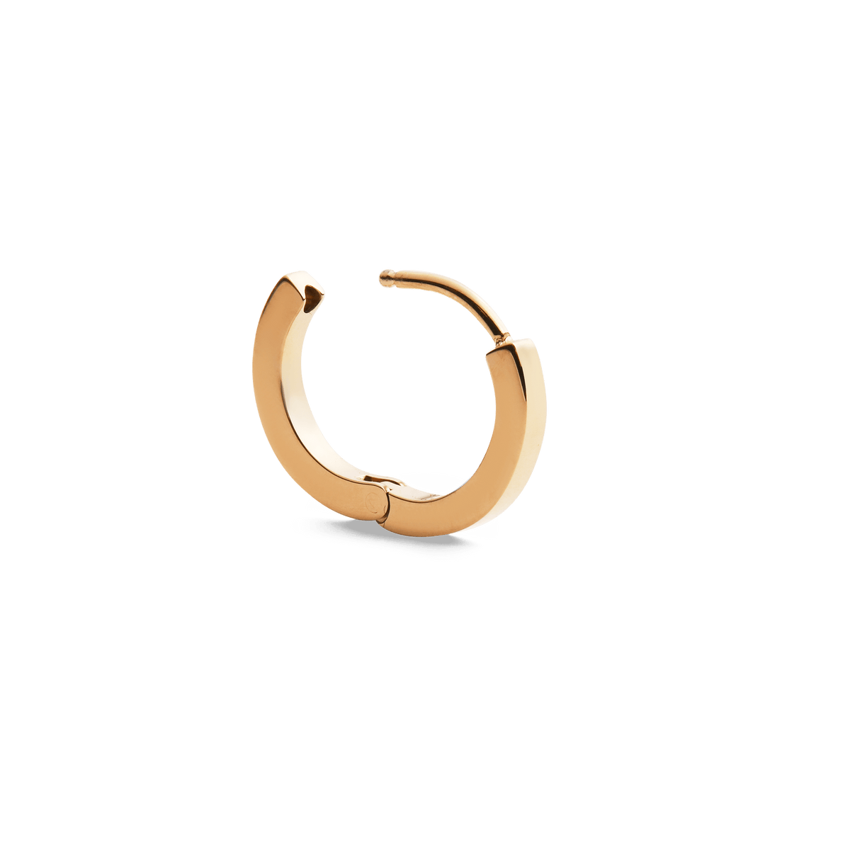 Gold hoop earring with a minimalist, polished design and an open hinge, crafted from stainless steel with PVD gold plating.