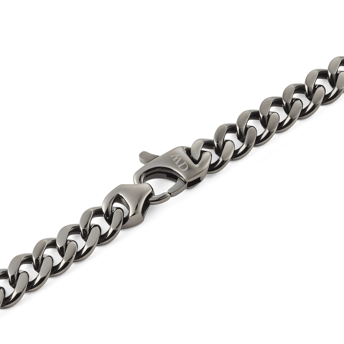 Detail of the Ellipse Cuban Chain Necklace in graphite, highlighting the polished flat Cuban links and the secure matching lobster clasp engraved with the Daniel Wellington logo.
