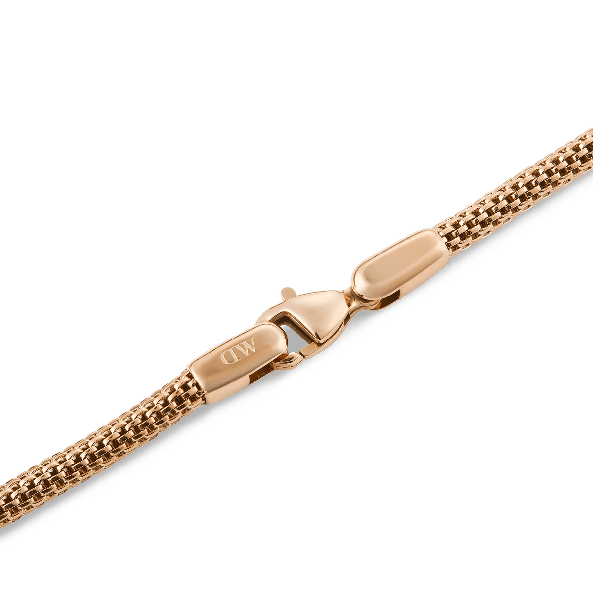 Close-up of the Tide Mesh Bracelet Melrose 2.8 showing its rose gold mesh chain and secure lobster clasp engraved with the Daniel Wellington logo.