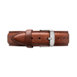 St Mawes XL Strap Silver in light brown genuine leather, featuring fine stitching and a polished silver buckle engraved with the Daniel Wellington monogram, shown in an extra-long length for a tailored fit.