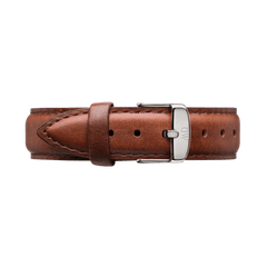 St Mawes XL Strap Silver in light brown genuine leather, featuring fine stitching and a polished silver buckle engraved with the Daniel Wellington monogram, shown in an extra-long length for a tailored fit.