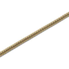 Close-up of the Tide Mesh Necklace Gold 2.8, highlighting the intricate gold mesh chain crafted from 316L stainless steel with a polished PVD gold finish.