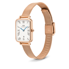 Quadro Melrose women’s watch with a rectangular rose gold case, white dial featuring Roman numerals and a guilloché centre, blue hands, date window at 6 o’clock, and an adjustable rose gold mesh strap.