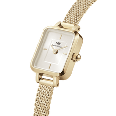 Daniel Wellington Quadro Mini Evergold Champagne watch with gold mesh strap and rectangular champagne sunray dial.