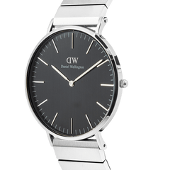 Close-up of the Classic Piano Link Onyx Silver watch, showcasing its brushed black dial, minimalist hour markers, and distinctive silver piano link strap.