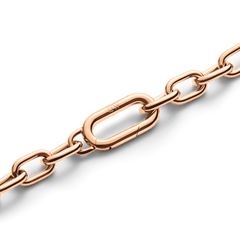 Detail of the Crystal Link Necklace Rose Gold showing the polished rose gold chain links and the secure spring gate clasp with an invisible lock for a seamless, elegant finish.