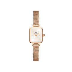 Quadro Mini Melrose Champagne women’s watch featuring a petite rectangular champagne sunray dial and an elegant rose gold mesh bracelet, crafted from stainless steel for a refined and timeless look.