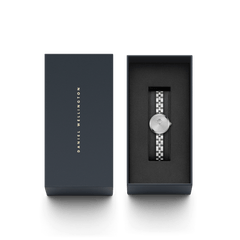 Elan Lumine Unitone Silver women’s watch with stainless steel strap, presented in a sleek Daniel Wellington gift box.
