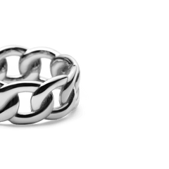 Close-up of the Chunky Chain Ring Silver, highlighting its bold, interlocking sculptural links and polished stainless steel finish.