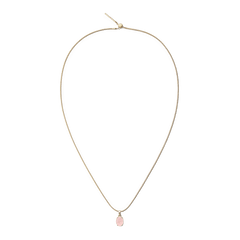 Delicate gold chain necklace featuring an oval rose quartz charm with a soft pink hue, set in a gold-plated frame for a refined and timeless finish.