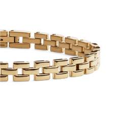 Close-up of the 3-Link Bracelet Gold, highlighting its polished three-link structure and radiant gold-plated stainless steel finish.