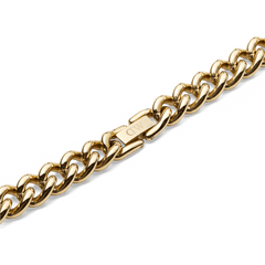 Detail of the Chunky Chain Necklace Gold showing the polished gold links and engraved fold-over clasp.