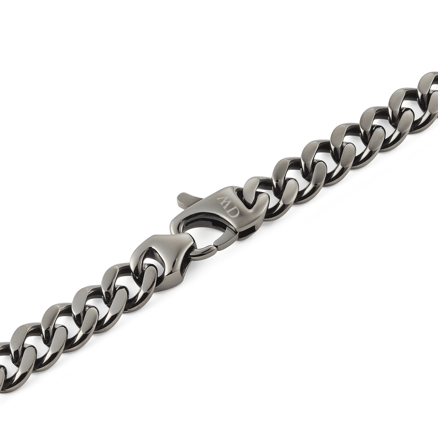 Detail of the Ellipse Cuban Chain Necklace in graphite, highlighting the polished flat Cuban links and the secure matching lobster clasp engraved with the Daniel Wellington logo.