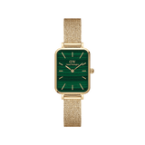 Gold Daniel Wellington Quadro Pressed Evergold women’s watch with green rectangular dial and gold mesh bracelet strap.